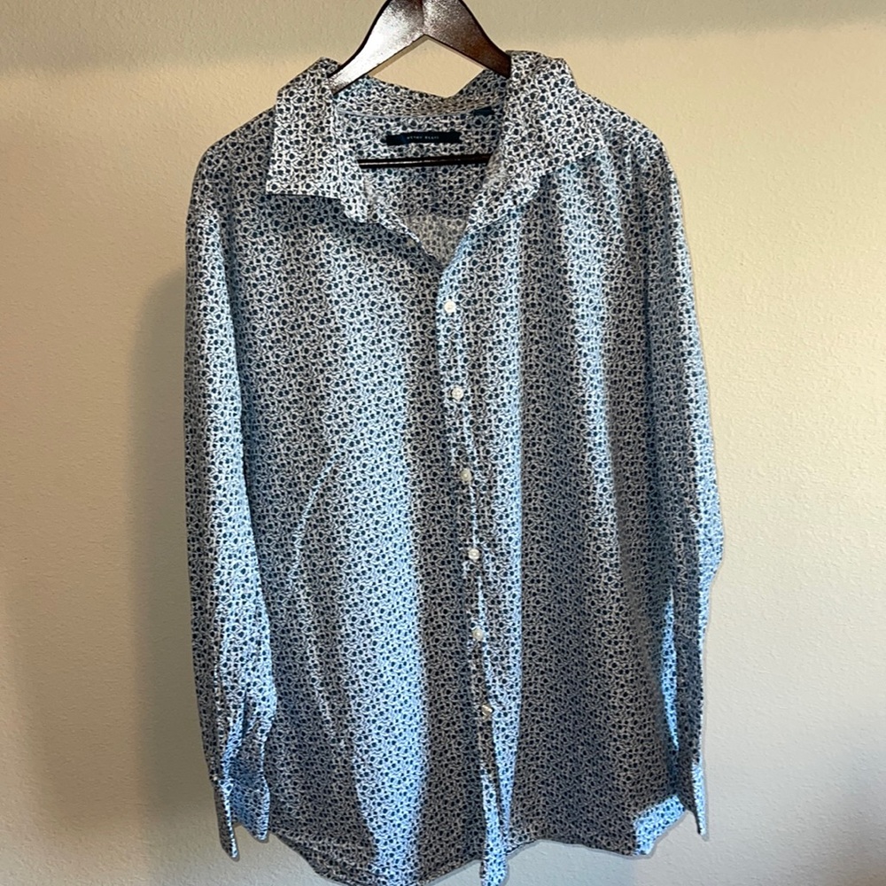 Perry Ellis Button up